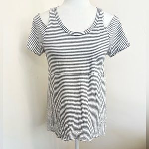 Pretty LA Made cold shoulder top!